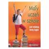 Mały uczeń w szkole
